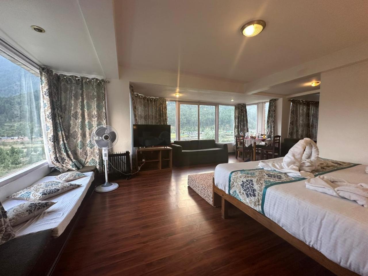 The Quiet Resort Pahalgam Exterior photo
